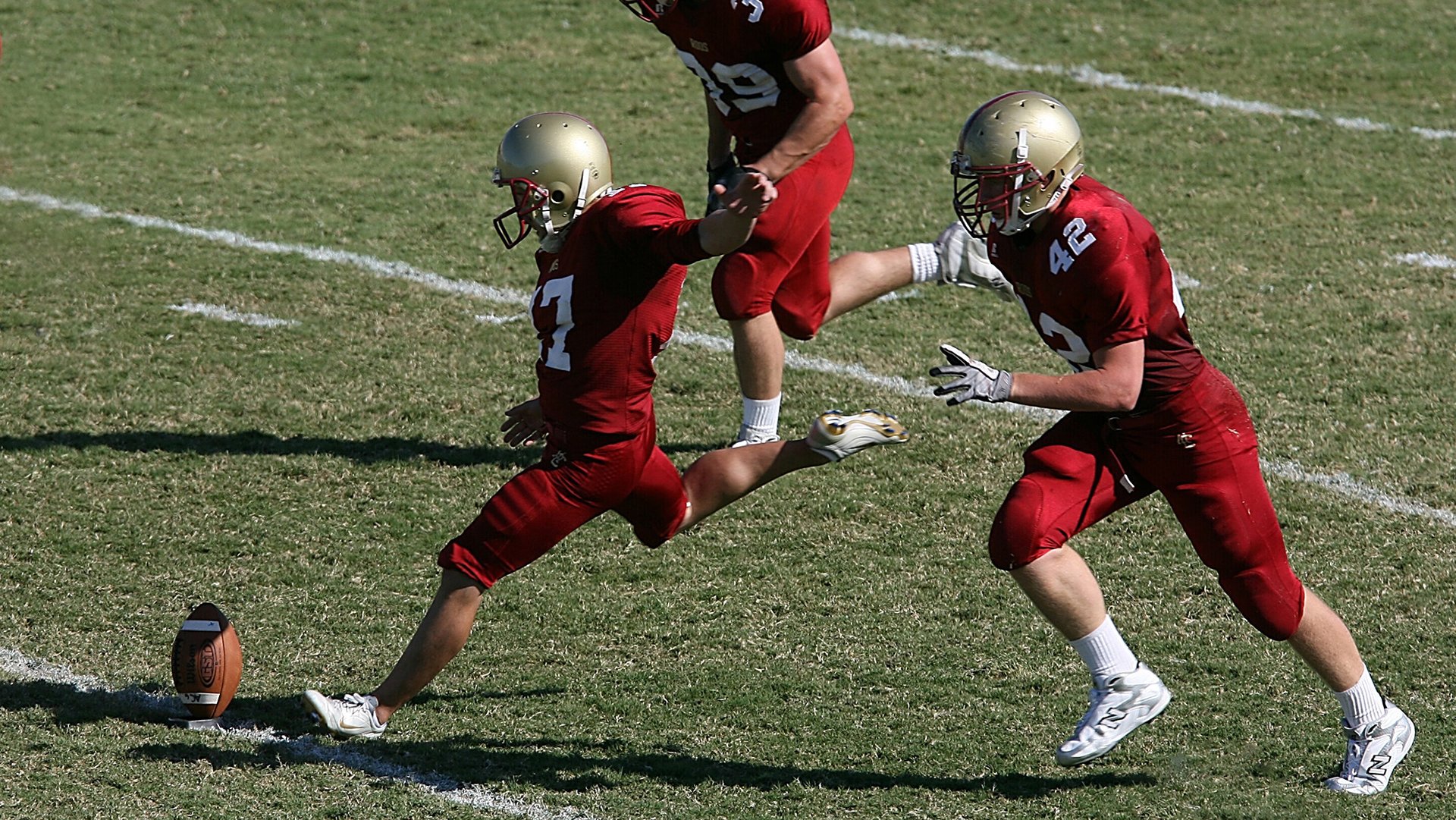 印度击败宿敌，士气高涨，印度几个人打败上万人的电影