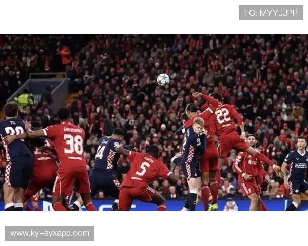 足球欧冠补时阶段绝杀点燃现场情绪：激情四溢的瞬间